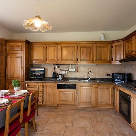 Villa Mara - Aosta - 200 Mq - Wifi - Jacuzzi - Parcheggio - Giardino Zewnętrze zdjęcie