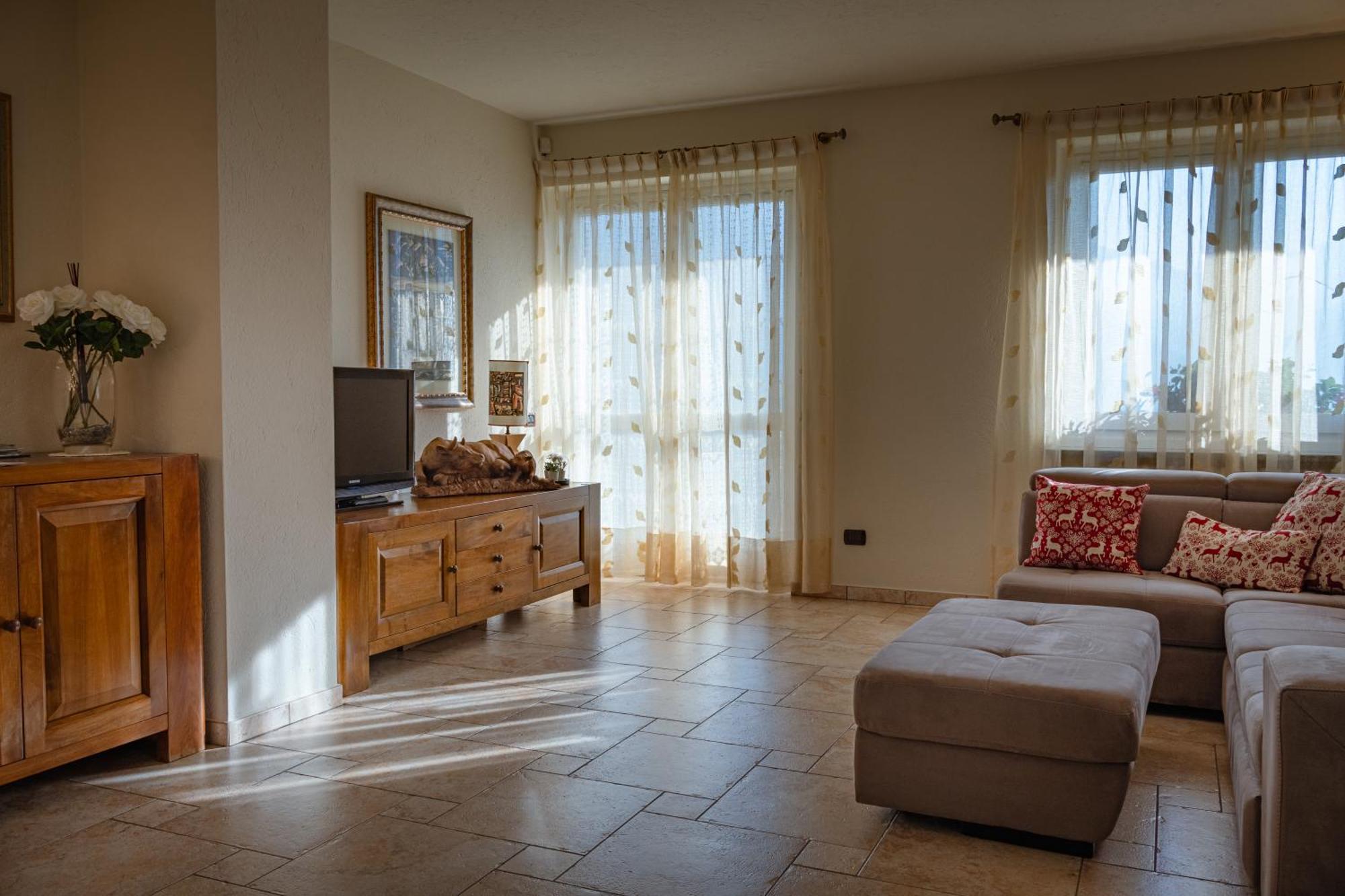 Villa Mara - Aosta - 200 Mq - Wifi - Jacuzzi - Parcheggio - Giardino Zewnętrze zdjęcie