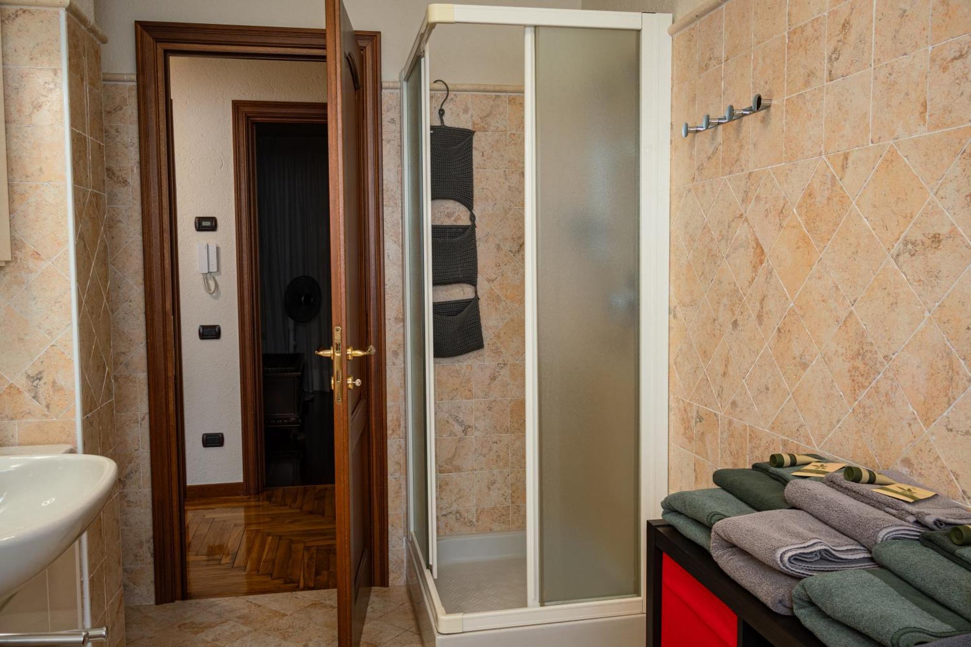Villa Mara - Aosta - 200 Mq - Wifi - Jacuzzi - Parcheggio - Giardino Zewnętrze zdjęcie