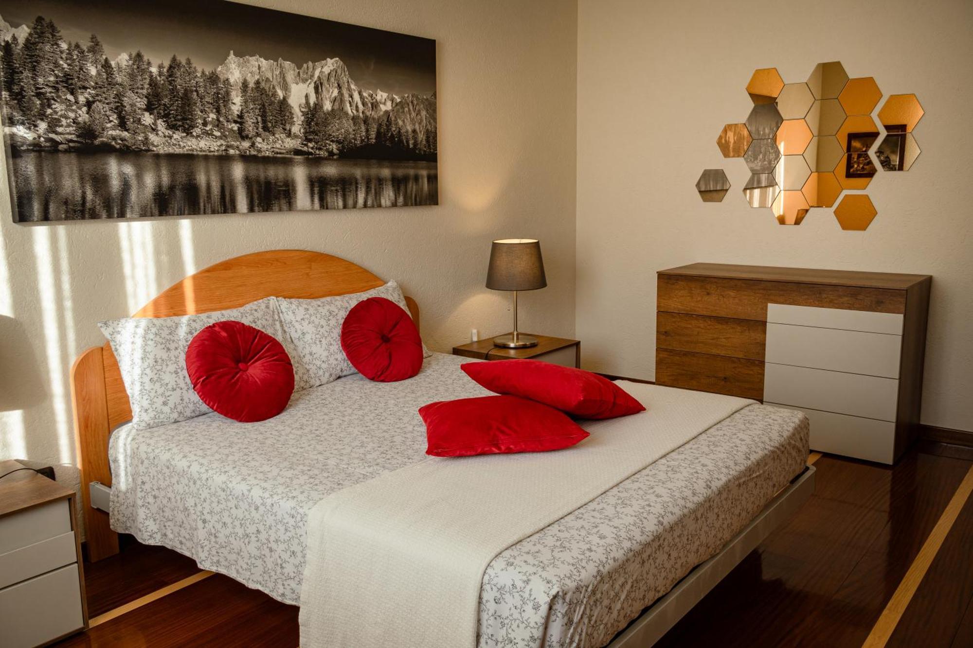 Villa Mara - Aosta - 200 Mq - Wifi - Jacuzzi - Parcheggio - Giardino Zewnętrze zdjęcie